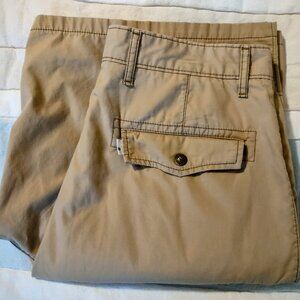 Men's Levi's Cargo Shorts- 34- Khaki- Longer length- Gently worn